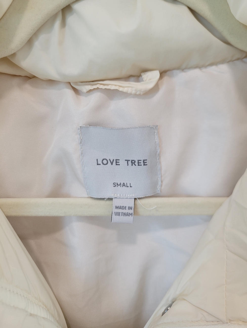 Love Tree Women’s S Cream Puffer Vest Cinch Waist Zip Snap Cozy Minimalist - Picture 2 of 5